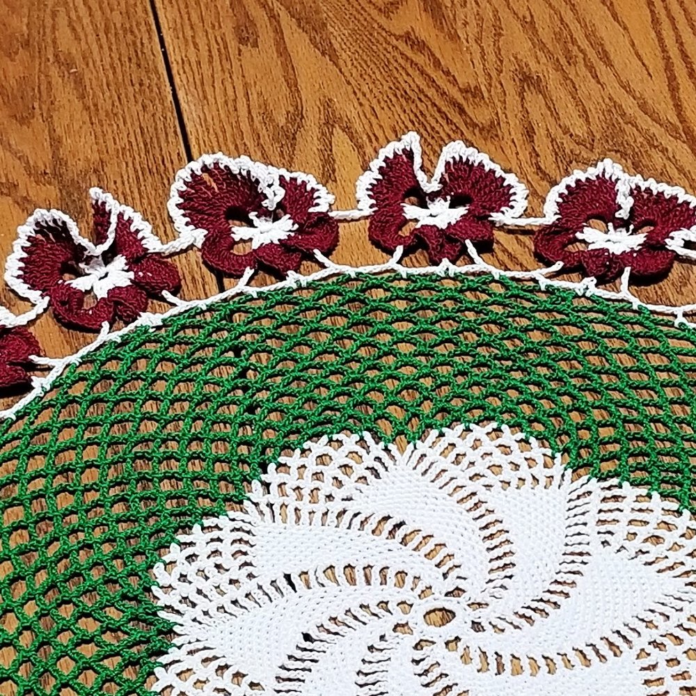 Vintage Style New Hand Crafted 19" Burgundy Pansy Doily - Picture 3 of 4